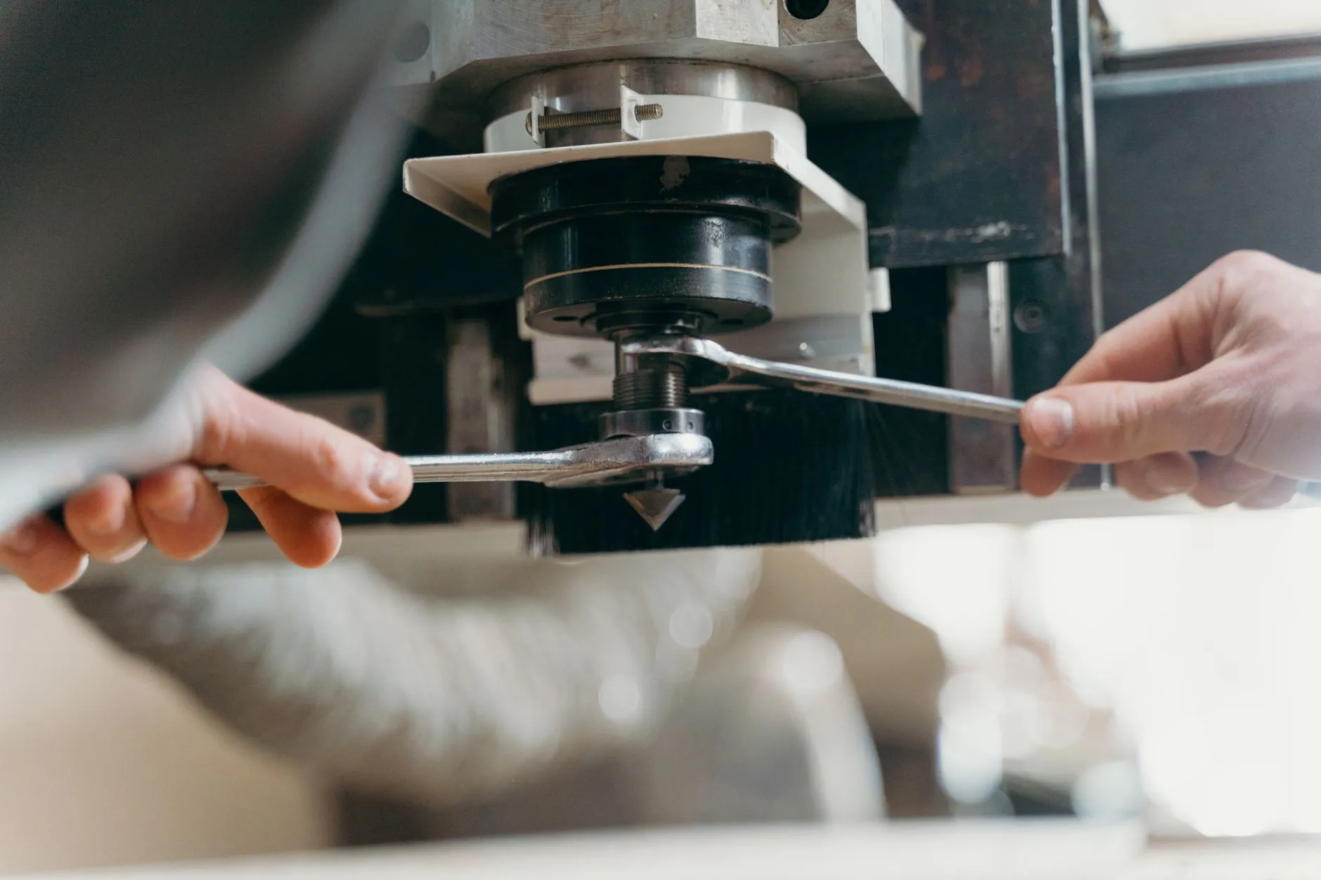 工业自动化控制系统中传感器选型要点与参数匹配分析