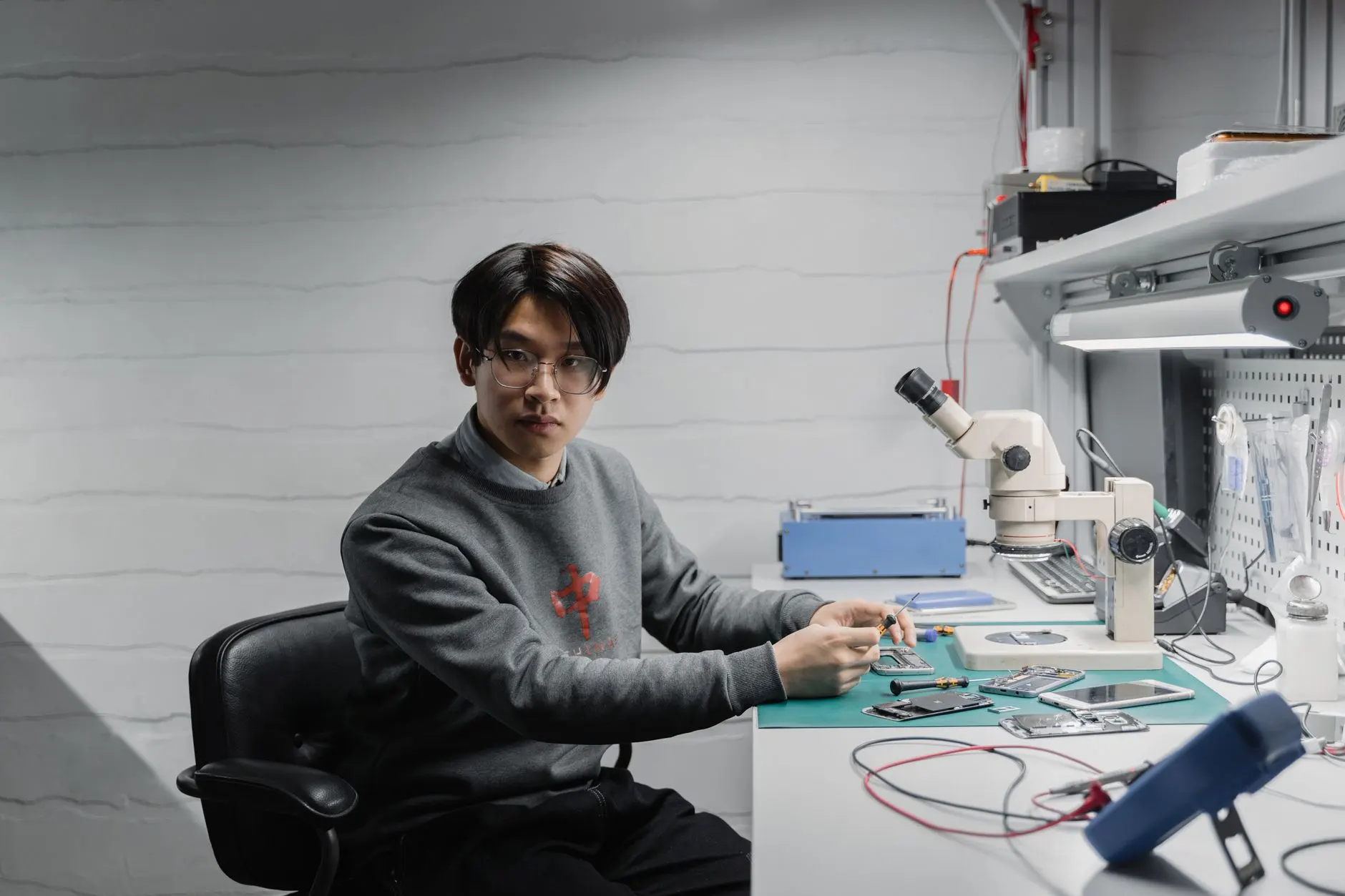 电子元器件选型指南：自动化控制设备传感器匹配要点